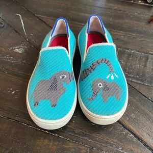 Rothy’s size 11 GUC elephant bath time sneaker